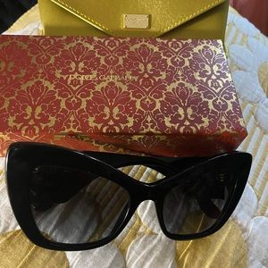 Dolce&Gabbana cat eye red hearts sunglasses💋